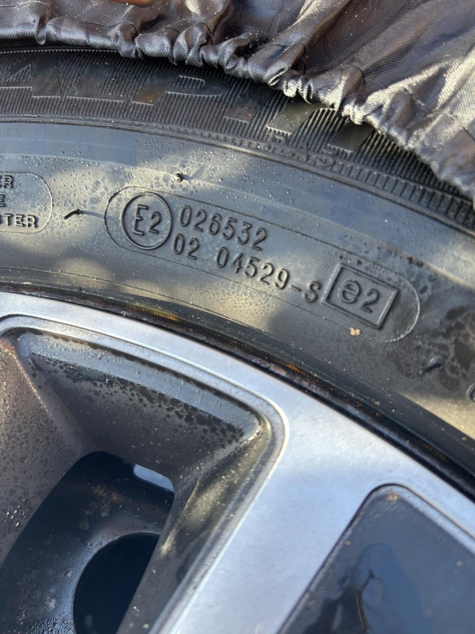 Winterbanden Michelin met velgen en hoezen