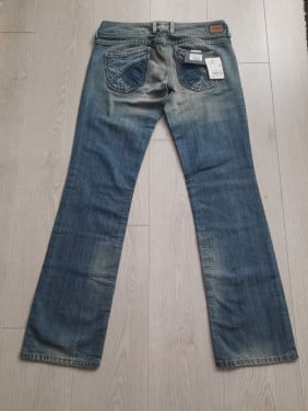 Jeans maat 30/34 nieuw en ongedragen merk pepe nieuwprijs € 110,- Nu 55