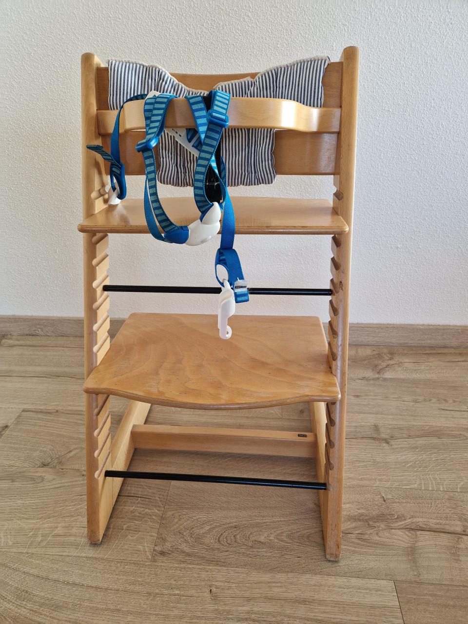 Tripp trapp stoeltje met beugel en tuigje