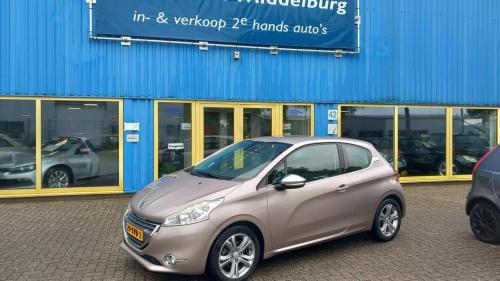 Peugeot 208 1.2 VTI Allure 3drs bj:2012 airco lm-velgen i.z.g.st