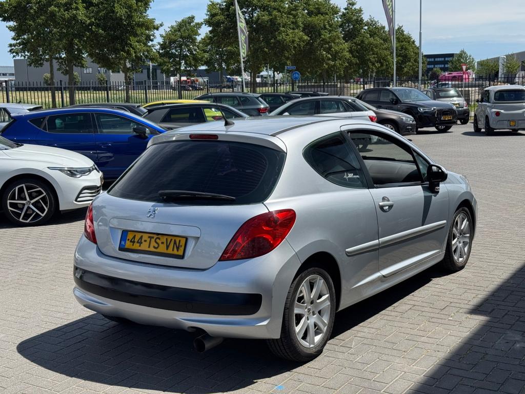 Peugeot 207 1.6-16v xs pack * airco > camera