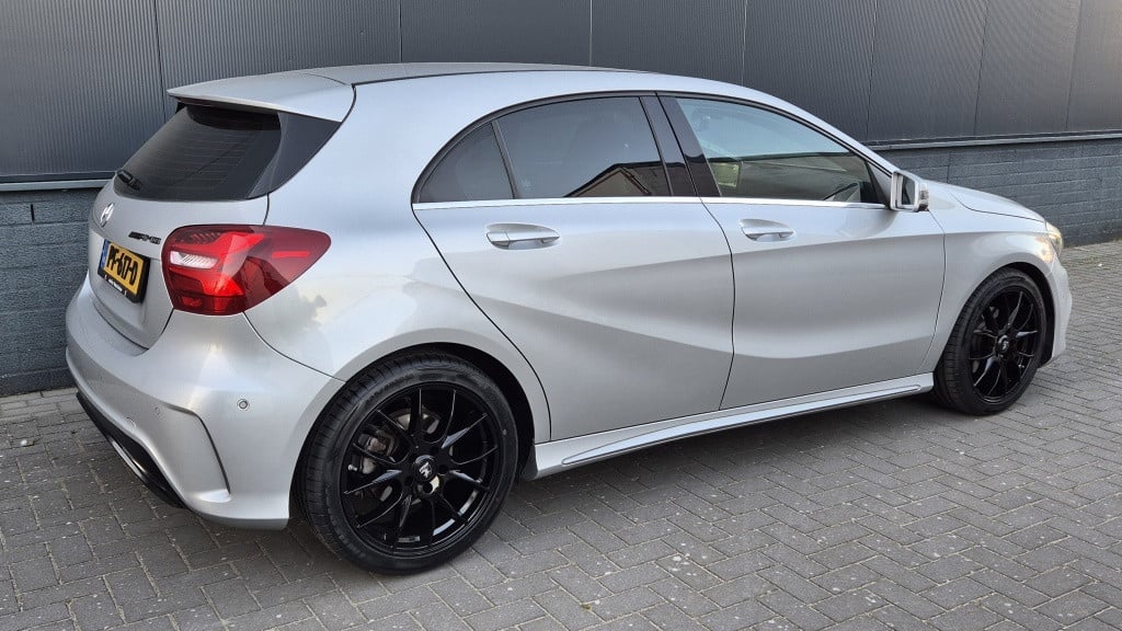 Mercedes-Benz A-Klasse 180 bus. sol. amg*led*navi*stoelvrw*18 inch*leder*zw