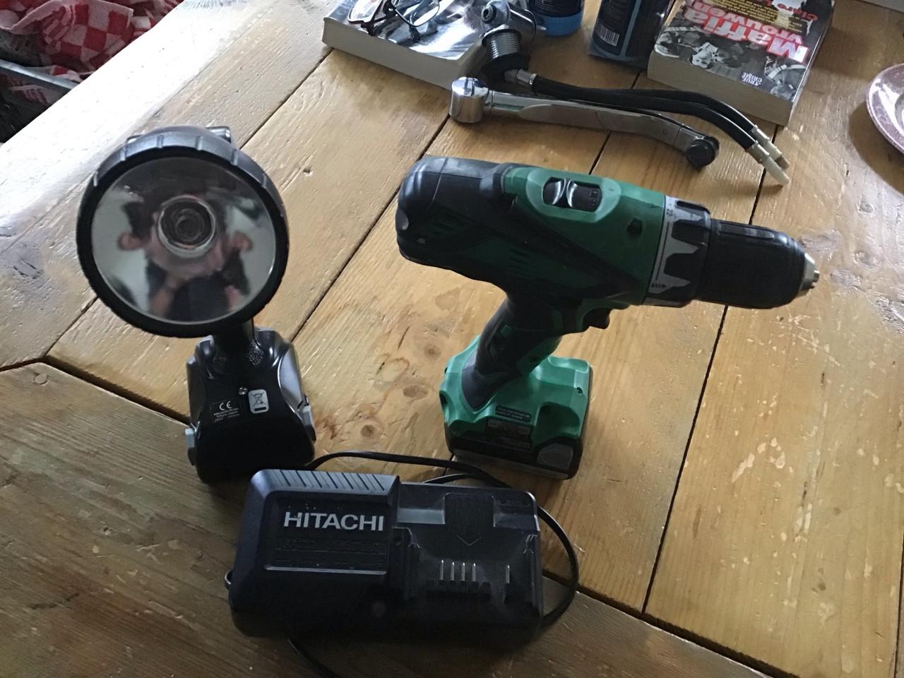 Te Koop. Hitachi accu boormachine.
