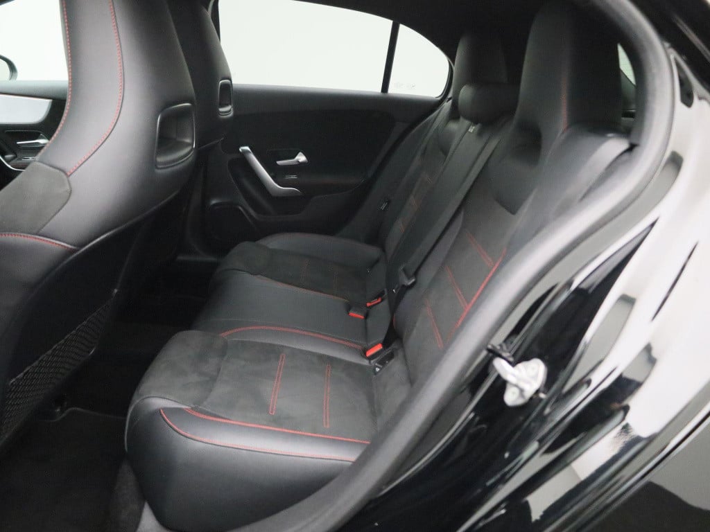 Mercedes-Benz A-Klasse 180 business solution amg | automaat | half leder | 
