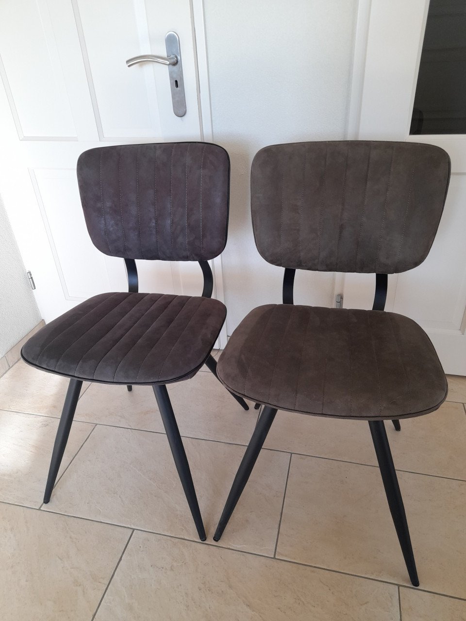2 leuke stoelen (in goede staat)