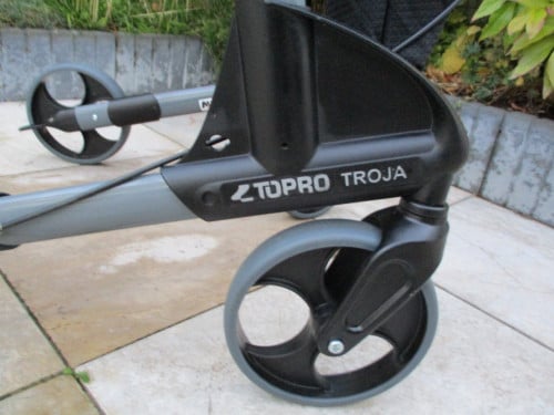 Topro Troja opvouwbare lichtgewicht rollator met zitje en grote tas