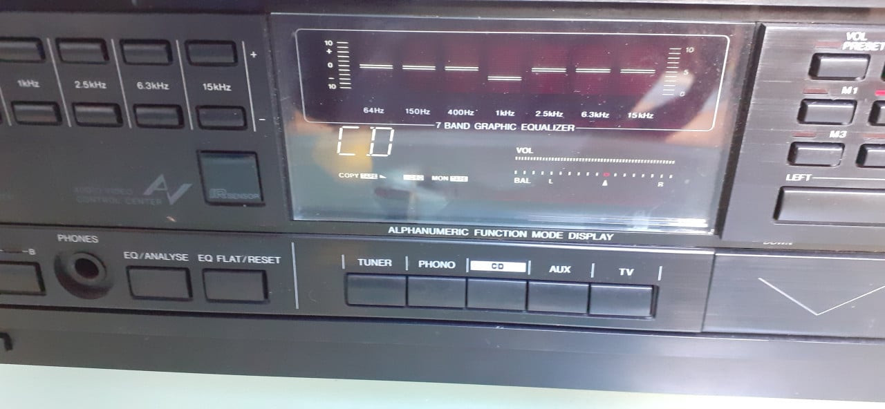 Versterker philipsFA777 2x 50 watt met eqalizer