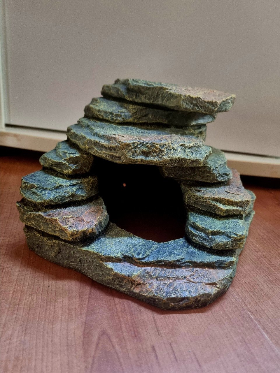 Aquarium ornament grot