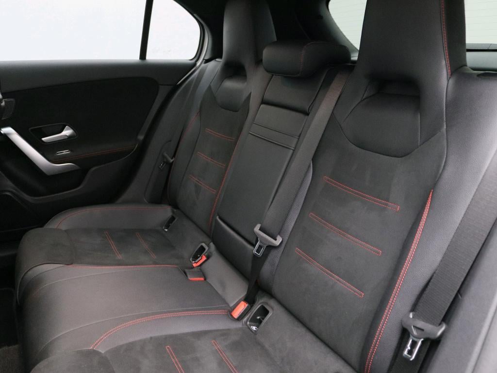 Mercedes-Benz A-Klasse 180 business solution amg amg line | night pakket | 