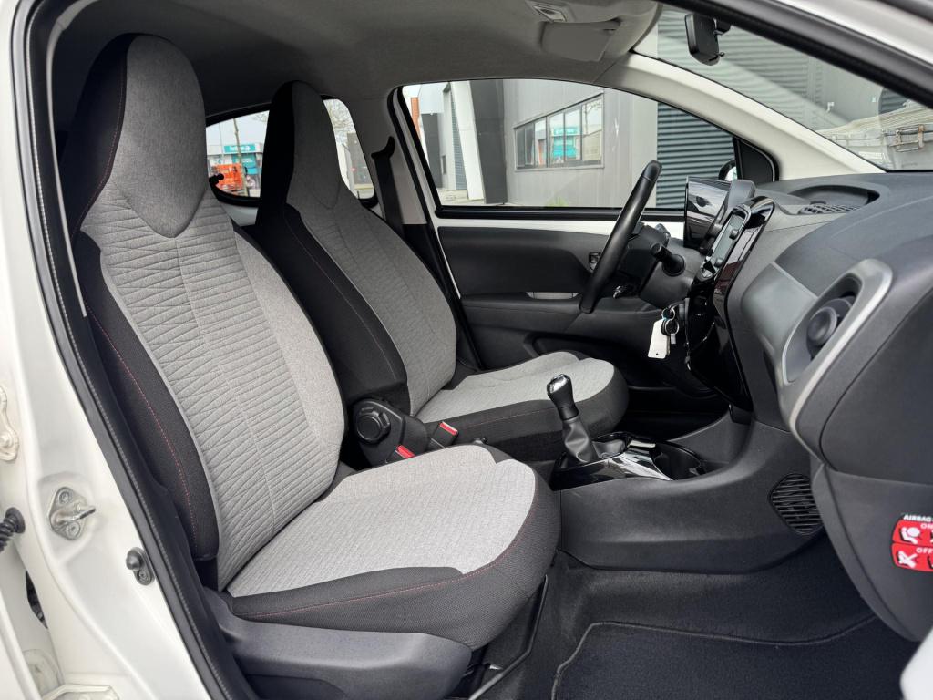 Citroen C1 1.0 e-vti shine navigatie + park. sensor, nl-auto!