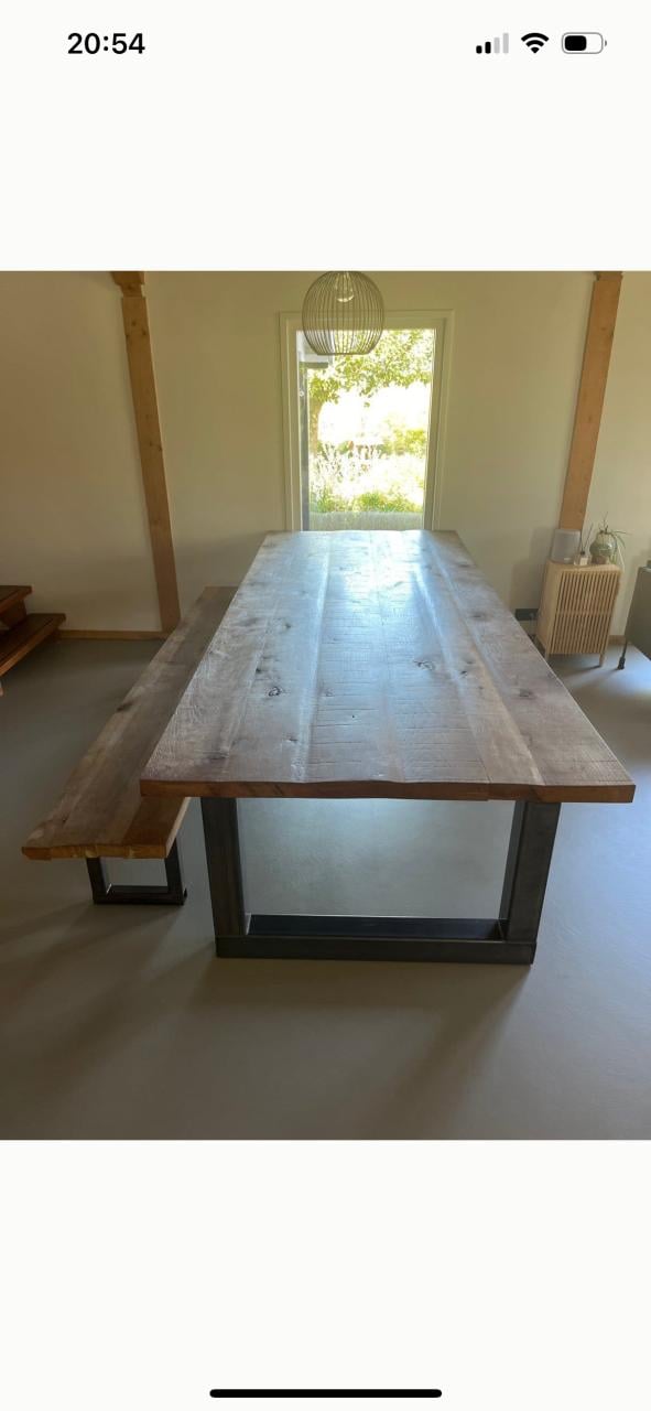 Massief eiken houten eettafel met bijpassende bank