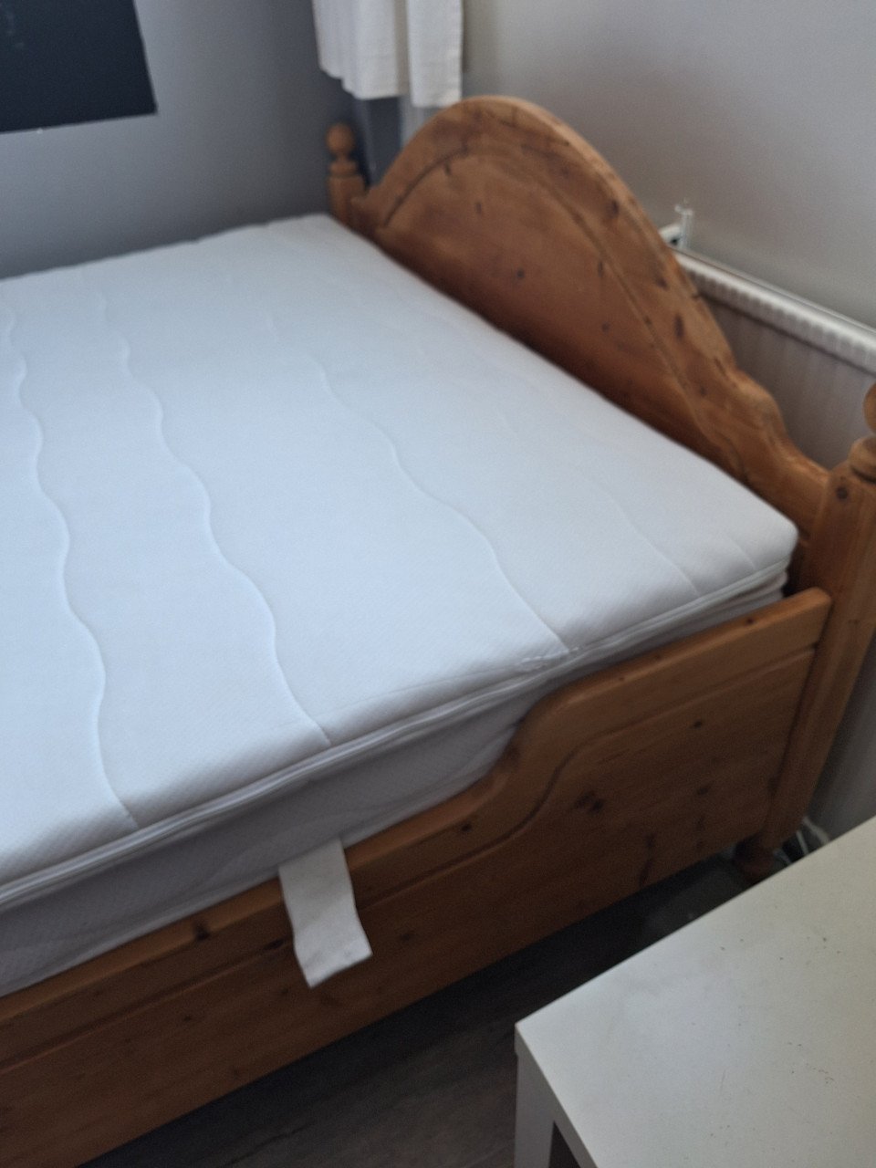 Grenen Bed 140x200 met Matras & Topper