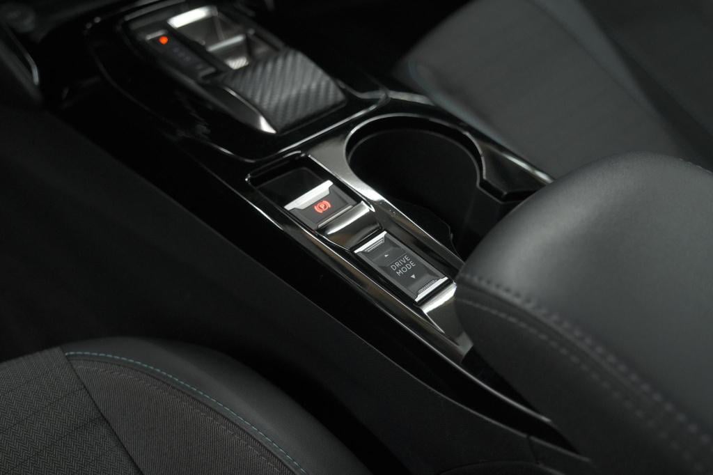 Peugeot 208 puretech 100 eat8 allure pack | keyless | camera | navigatie | 
