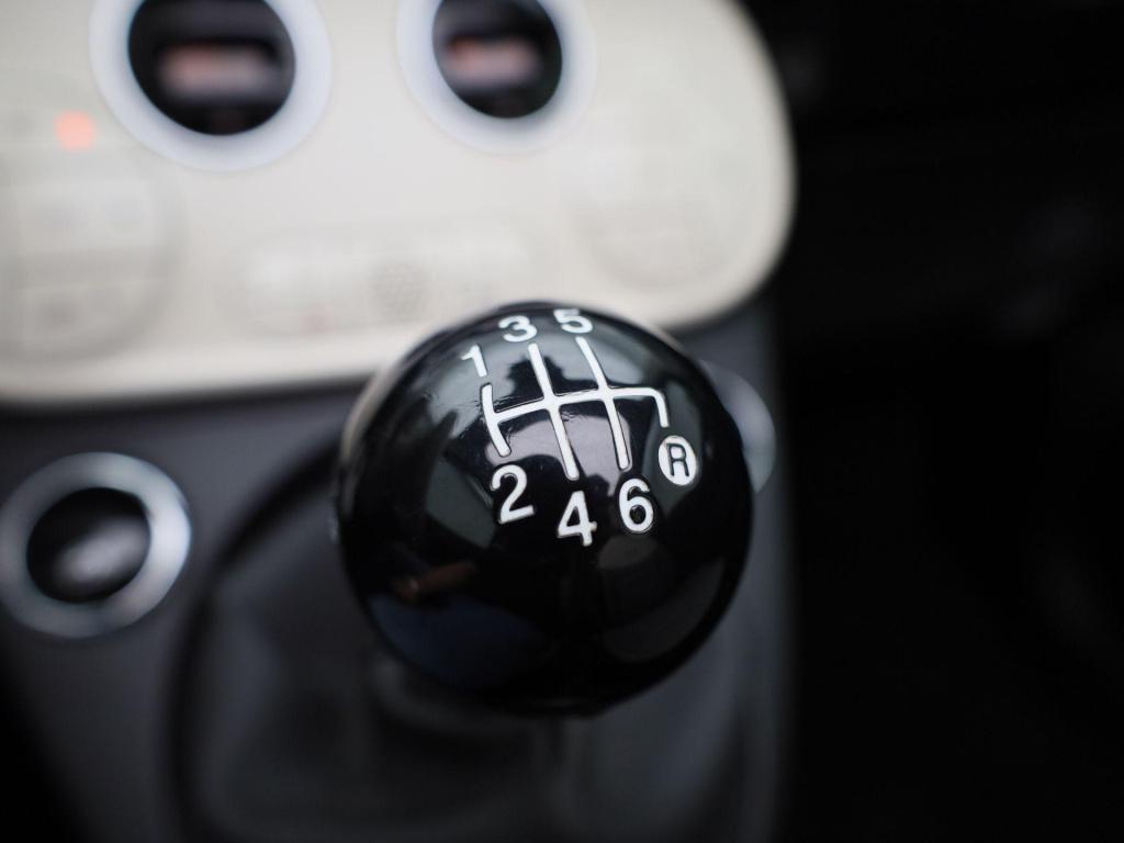 Fiat 500 C 1.0 hybrid lounge | cabrio | lmv | dab | bluetooth | climate con