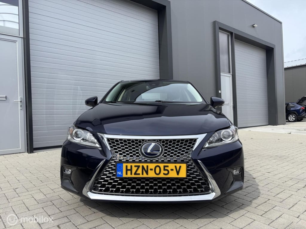 Lexus Ct 200h luxury line