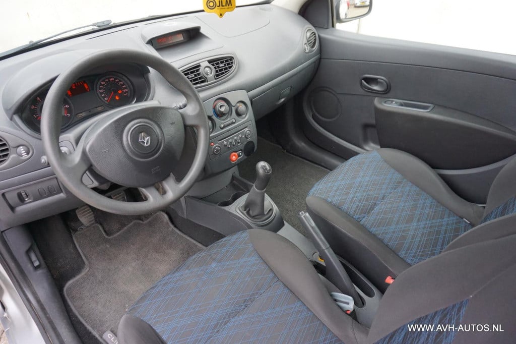 Renault Clio 1.2-16v business line