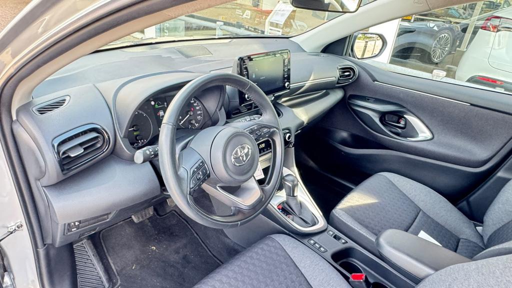 Toyota Yaris 1.5 hybrid 115 active