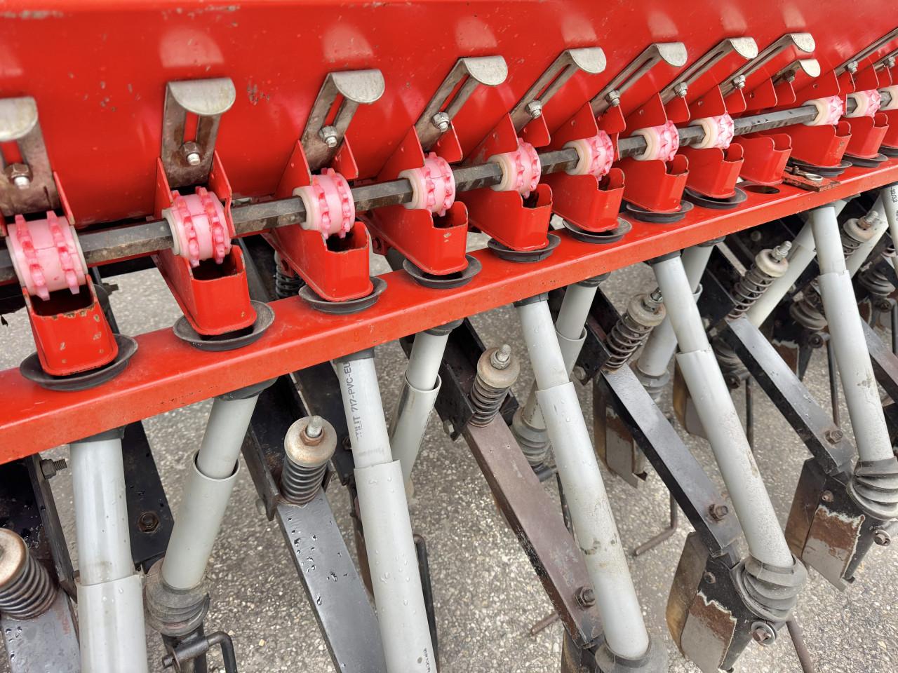 Roger zaaimachine met triltand eg 3 Mtr