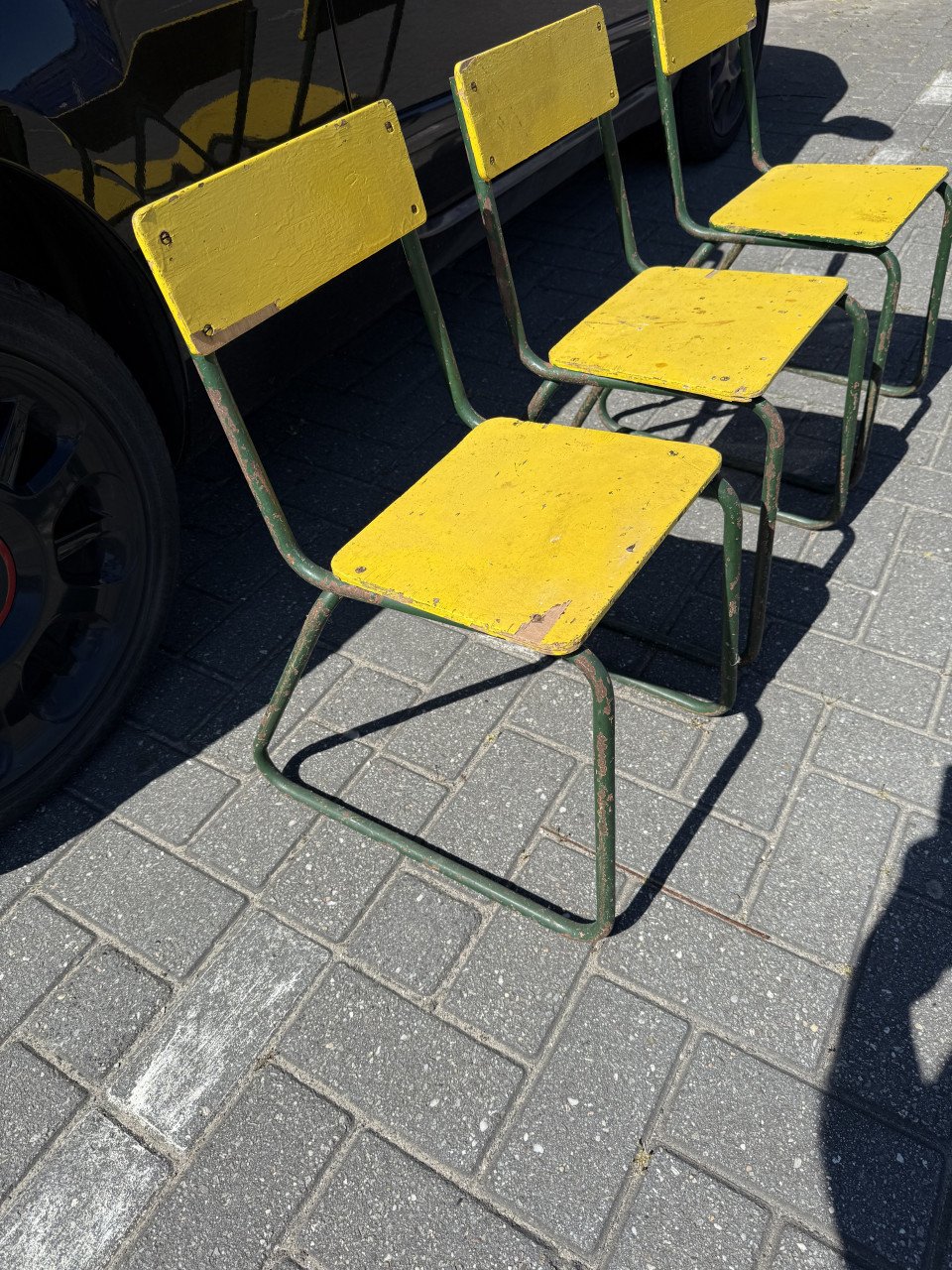 Brocante robuuste kinder schoolstoeltjes