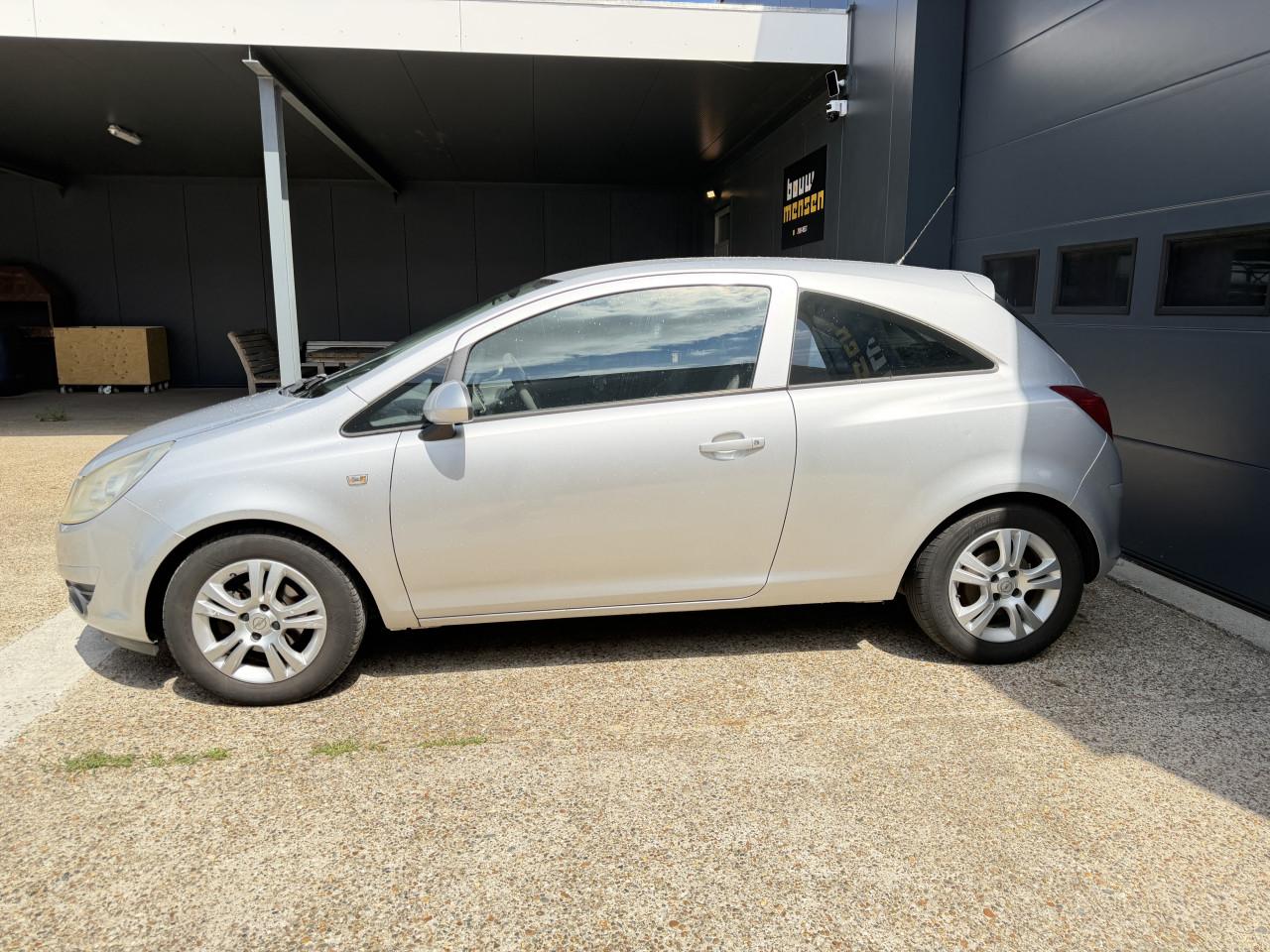 Opel Corsa 1.4 16V 66KW 3DRS 2008 Zilver Airco Apk Cruise Nap