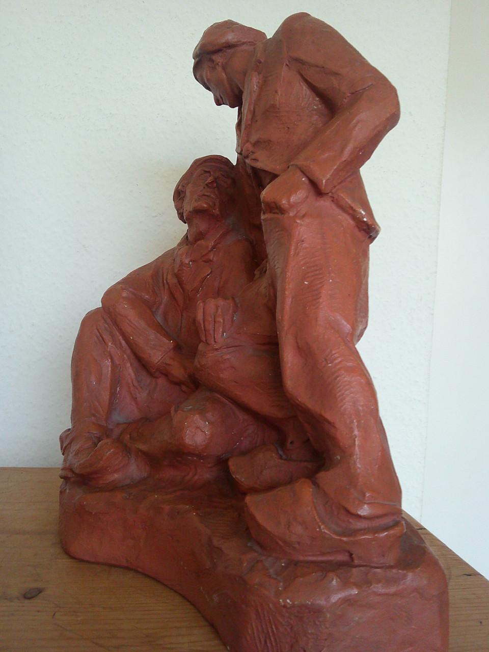 WERKLUI IN TERRA COTTA KLEUR, GESIGNEERD