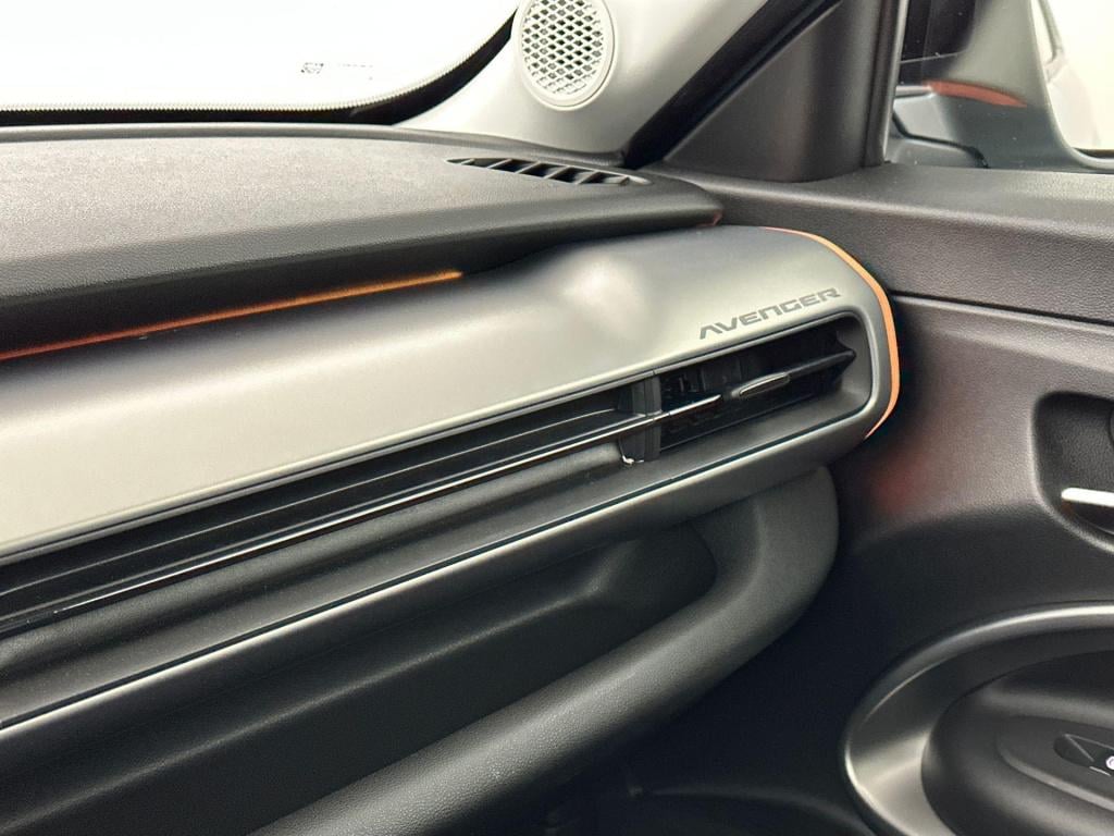 Jeep Avenger 1.2 e-hybrid summit | camera | apple carplay & android auto |