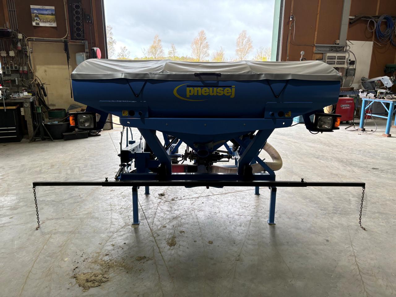 Hydraulische Front/Zaaitank Pneusej FT1