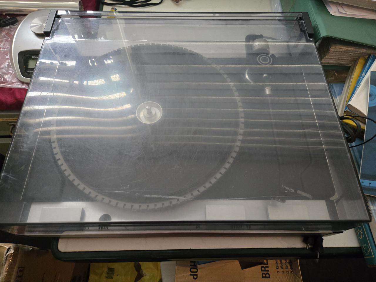 Thorens TD 115 semi-automatische draaitafel