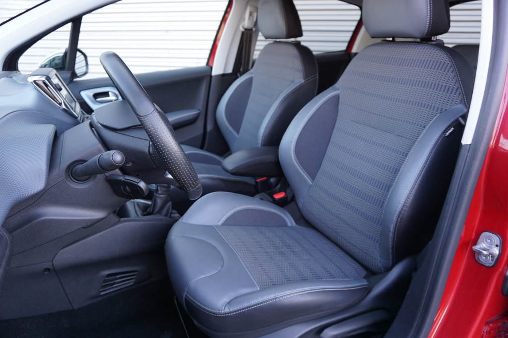 Peugeot 208 1.2 puretech allure climate / cruise / navi / lm velgen / nap