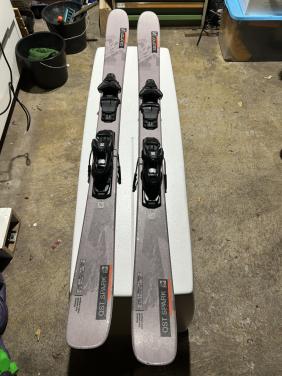 Salomon QST Spart 157 cm Twin tip in zeer goede staat ski