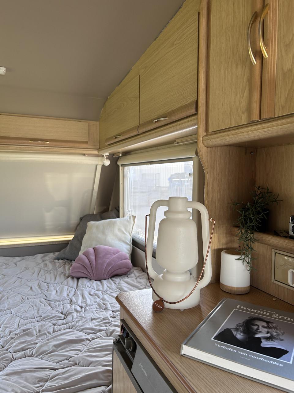 Frisse caravan SPRITE EK390 compleet met voortent en luifel