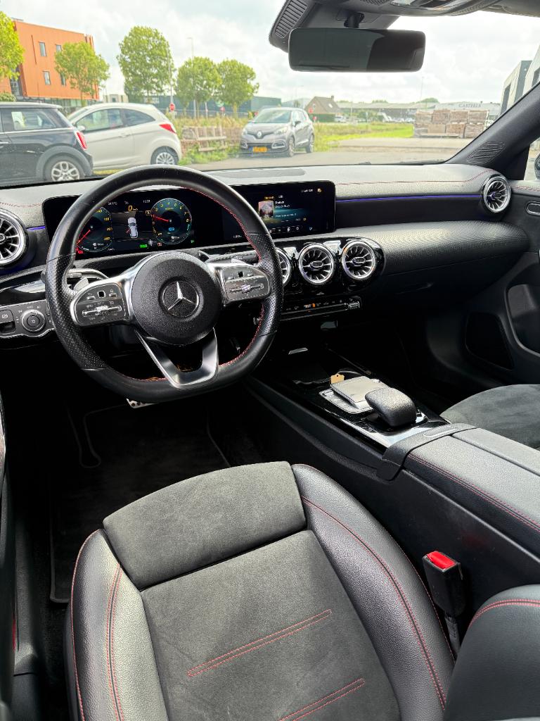 Mercedes-Benz Cla 250 e amg premium plus night - full option