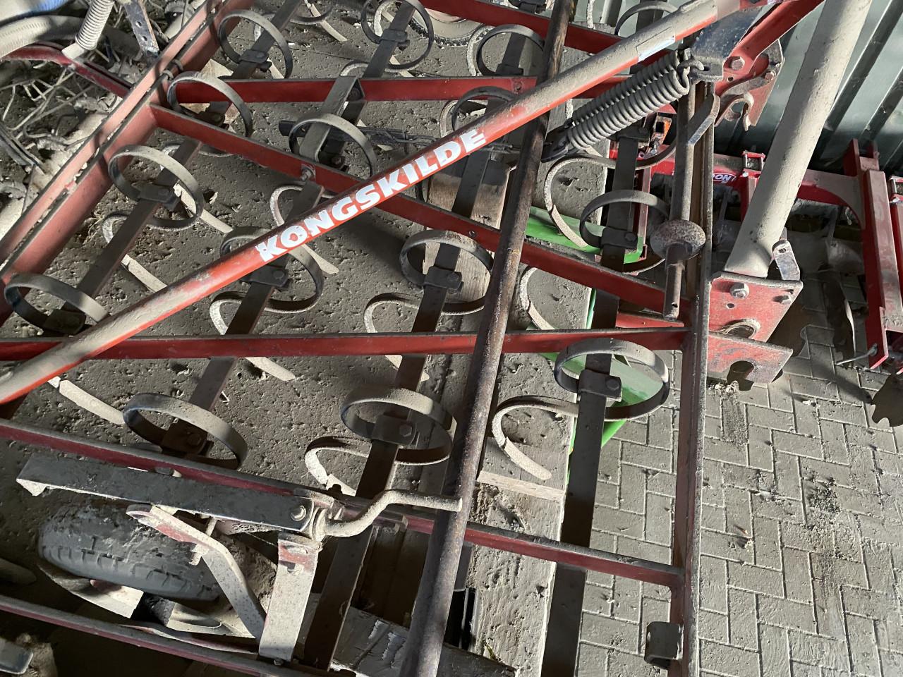 Triltand Cultivator met verkruimel rollen
