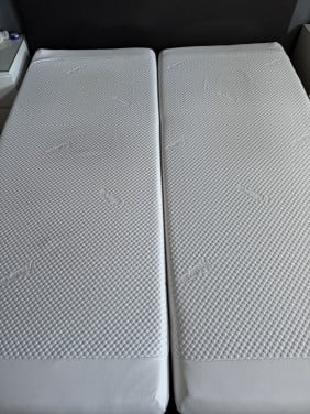 2x nette Tempur matrassen 220x90cm