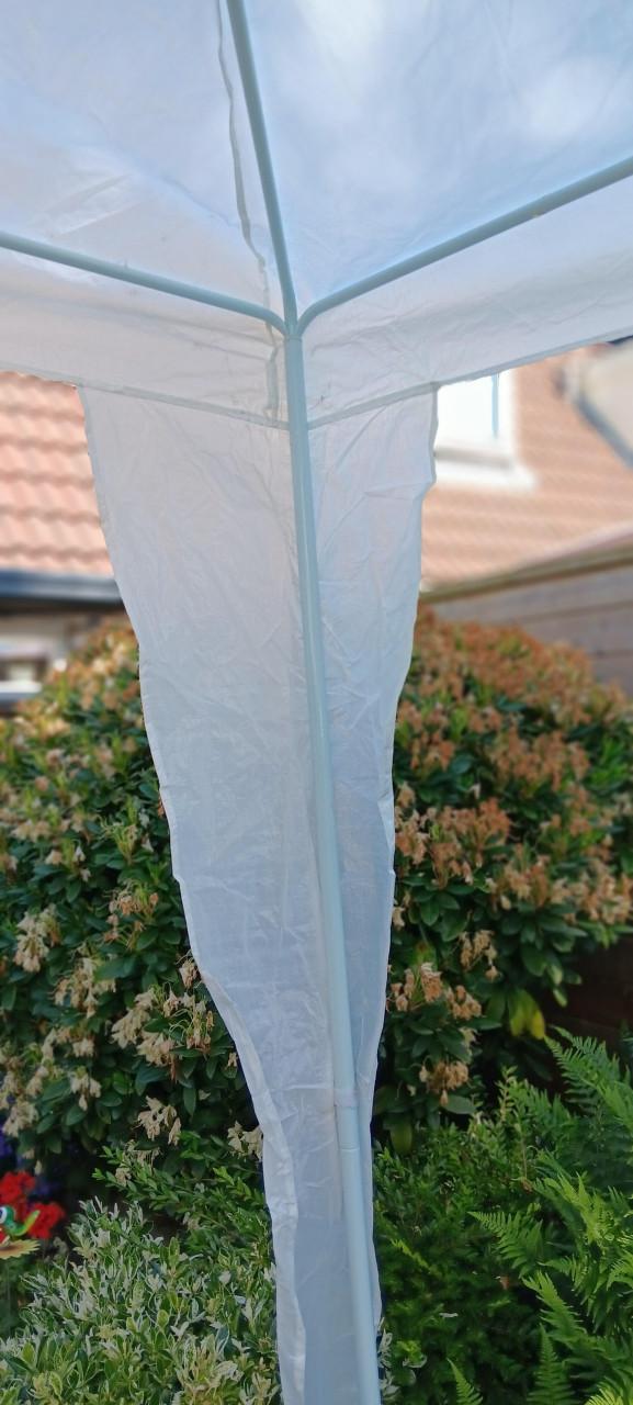 PARTY-TENT