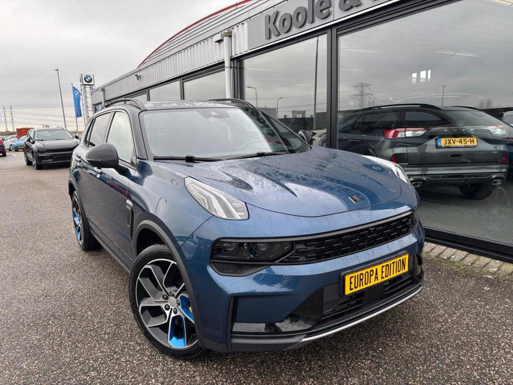 Lynk & Co 01 261pk phev, stuurverwarming, pano dak, carplay