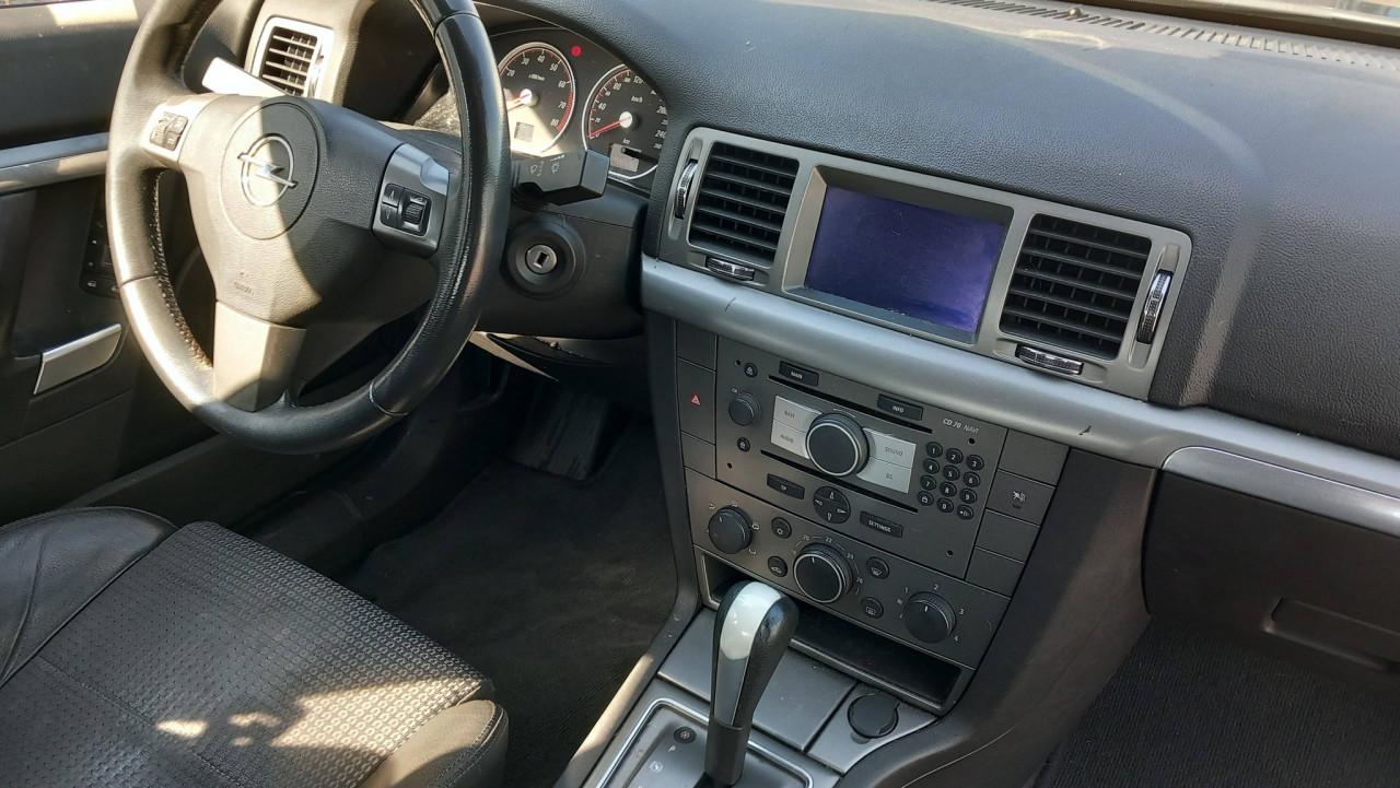 Opel Vectra GTS 2.2 -16V Sport automaat HB BJ;2006 airco lm-velgen