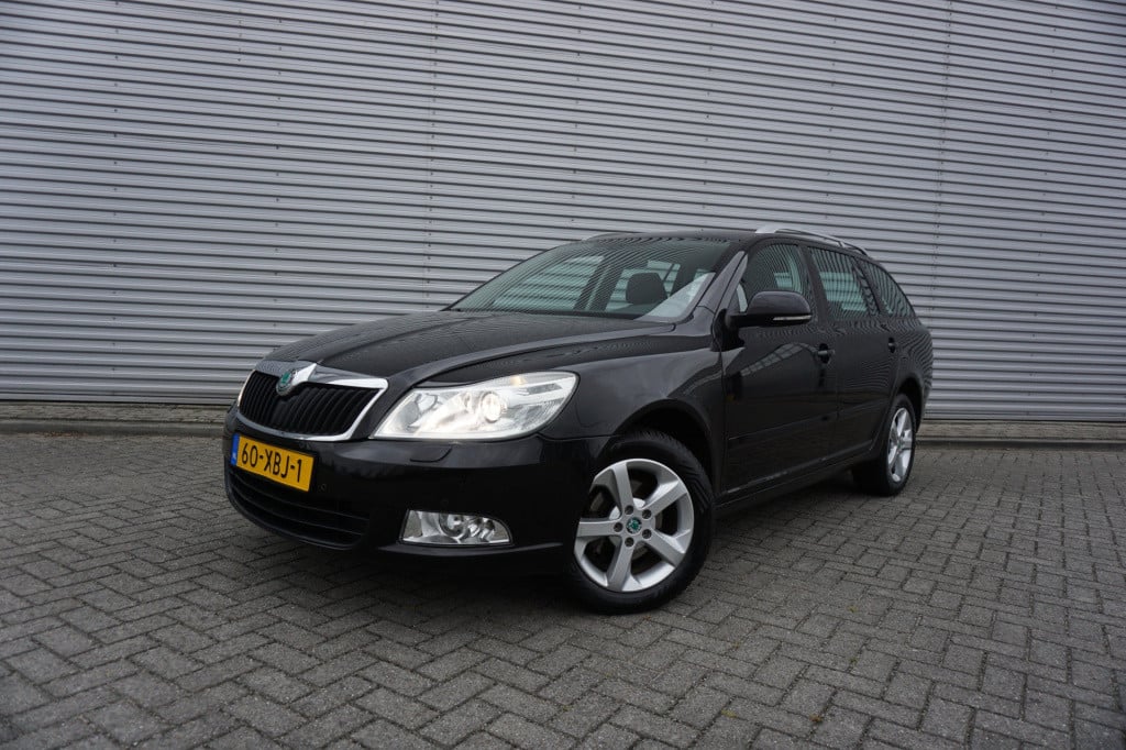 Skoda Octavia combi 1.4 tsi greentech elegance business line airco / navi /