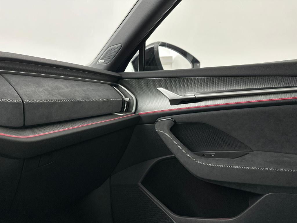 Skoda Kodiaq sportline limited 1.5 tsi phev 150 kw / 204 pk suv