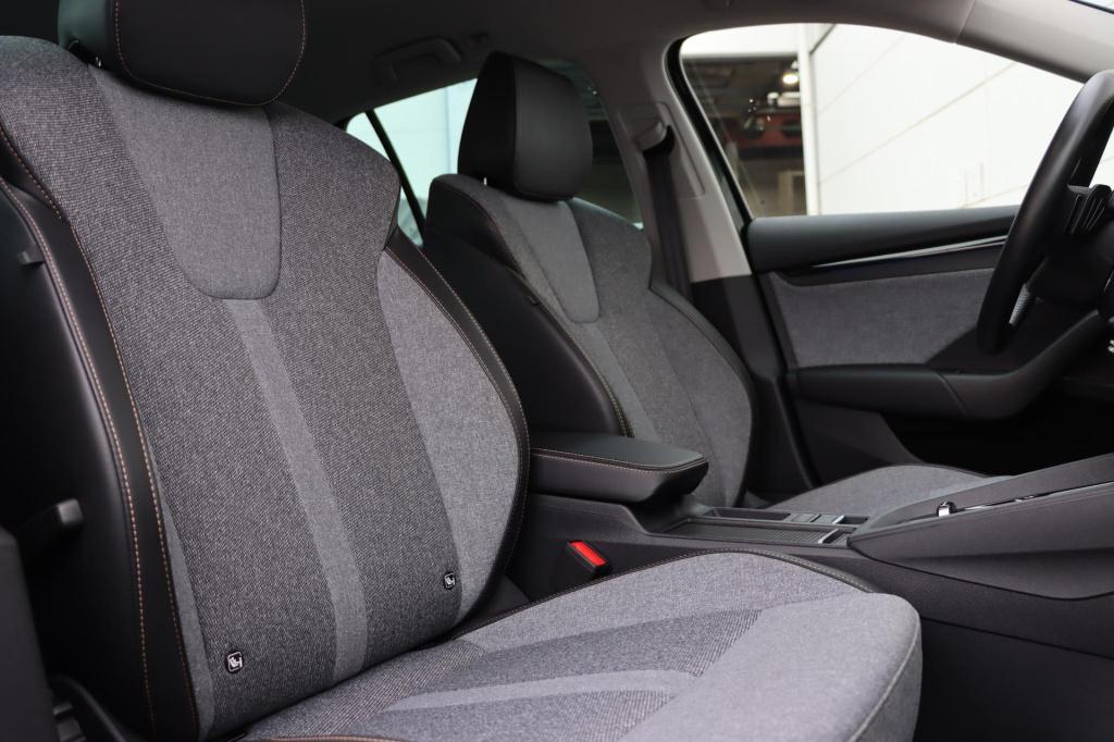 Skoda Octavia combi 1.5 tsi mhev first edition 115pk dsg7