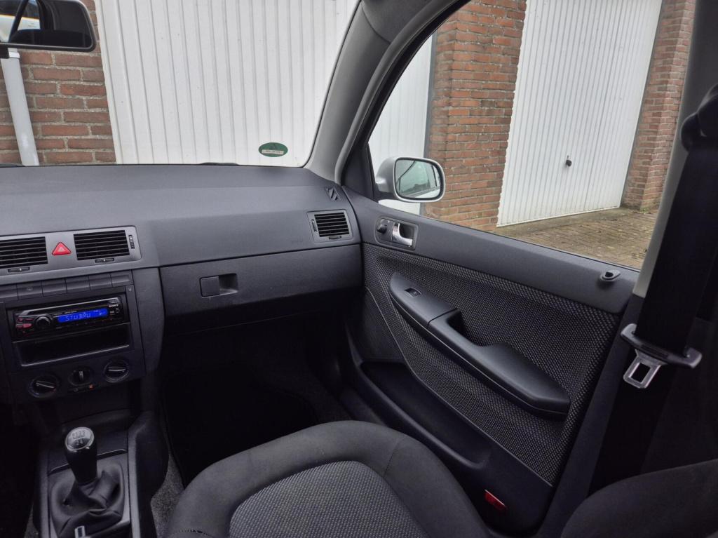 Skoda Fabia 1.4-16v ambiente / 5- deurs / origineel nl