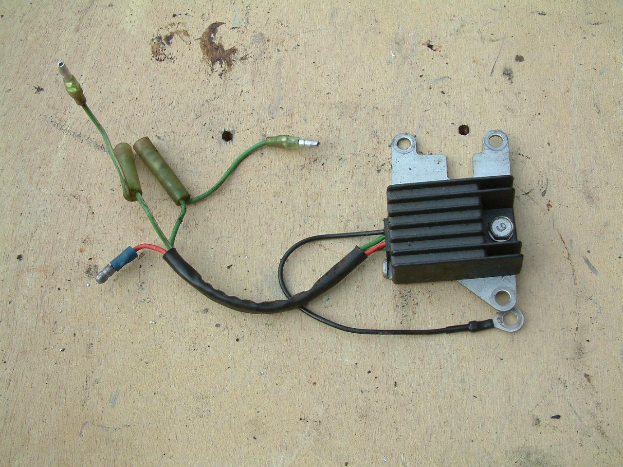 Yamaha motor  8 pk - 2 takt langstaart  met div onderdelen