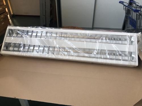 TL armatuur NIEUW (ongeveer 10 stuks)