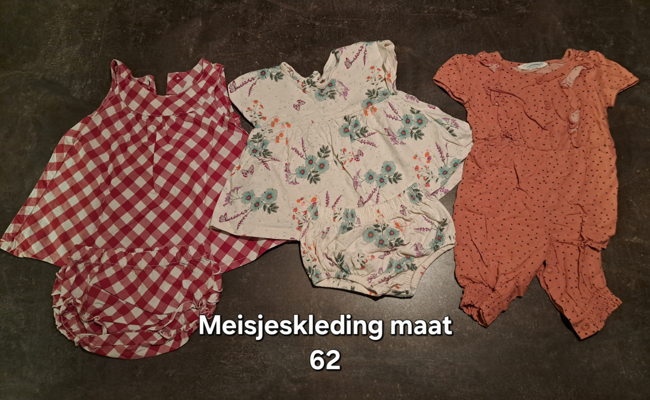 Meisjeskleding maat 62