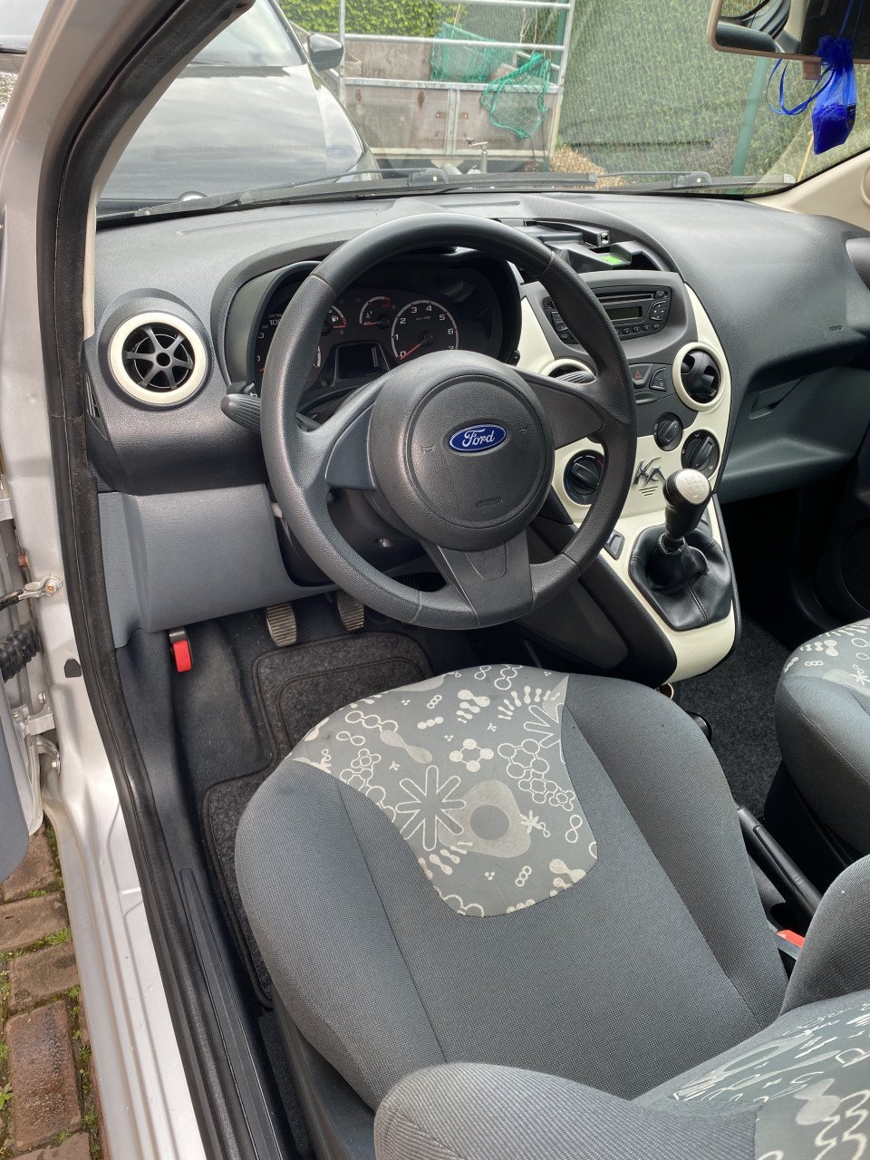Ford ka. Nieuwe distributie en grote beurt