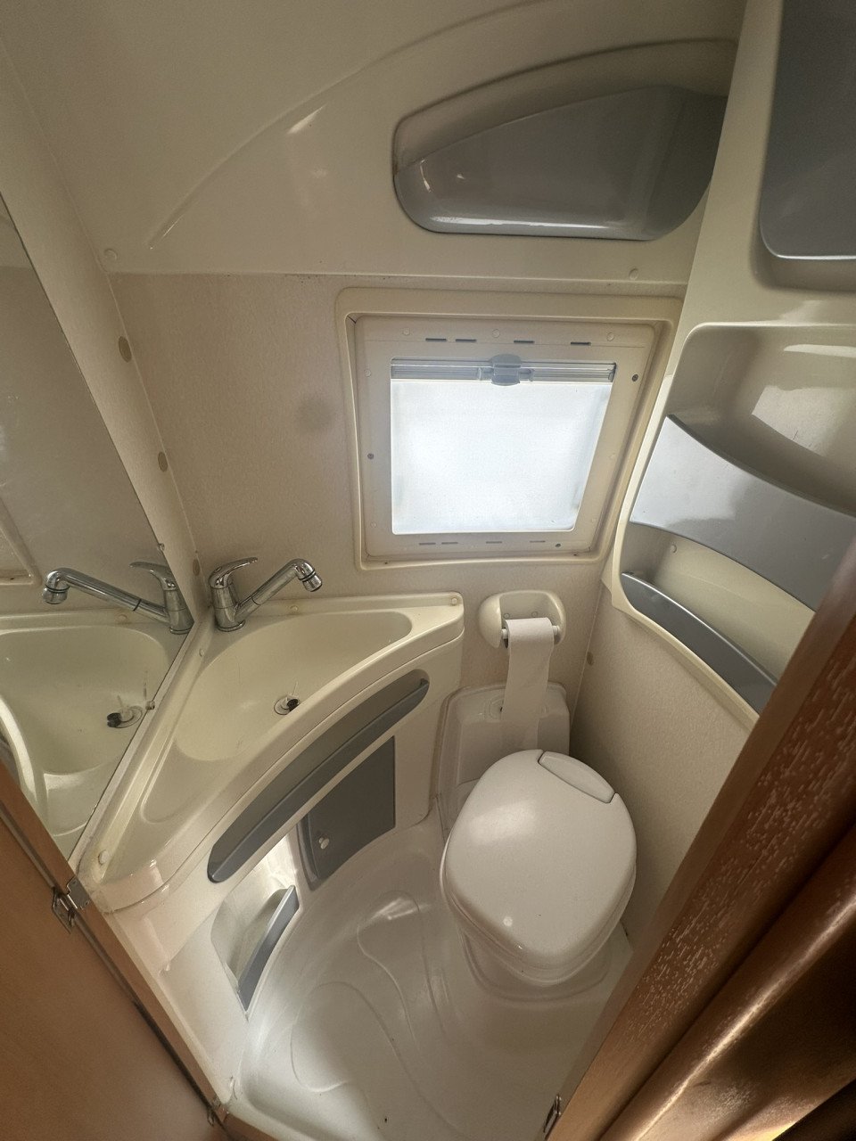 4 persoons Fiat Ducato Trigano Eurocamp buscamper. garantie, jaar apk
