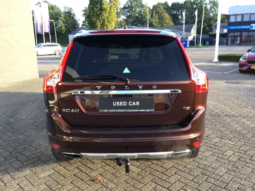 Volvo XC60 2.0 t5 fwd summum