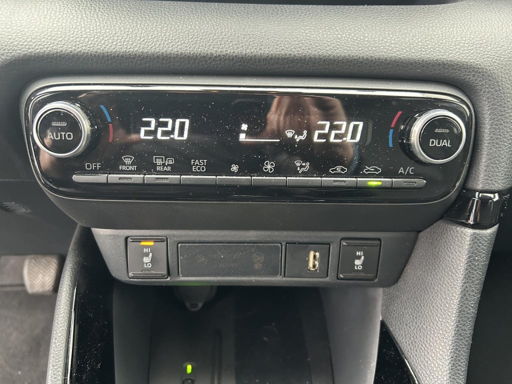 Toyota Yaris 1.5 vvt-i executive super compleet|jbl set