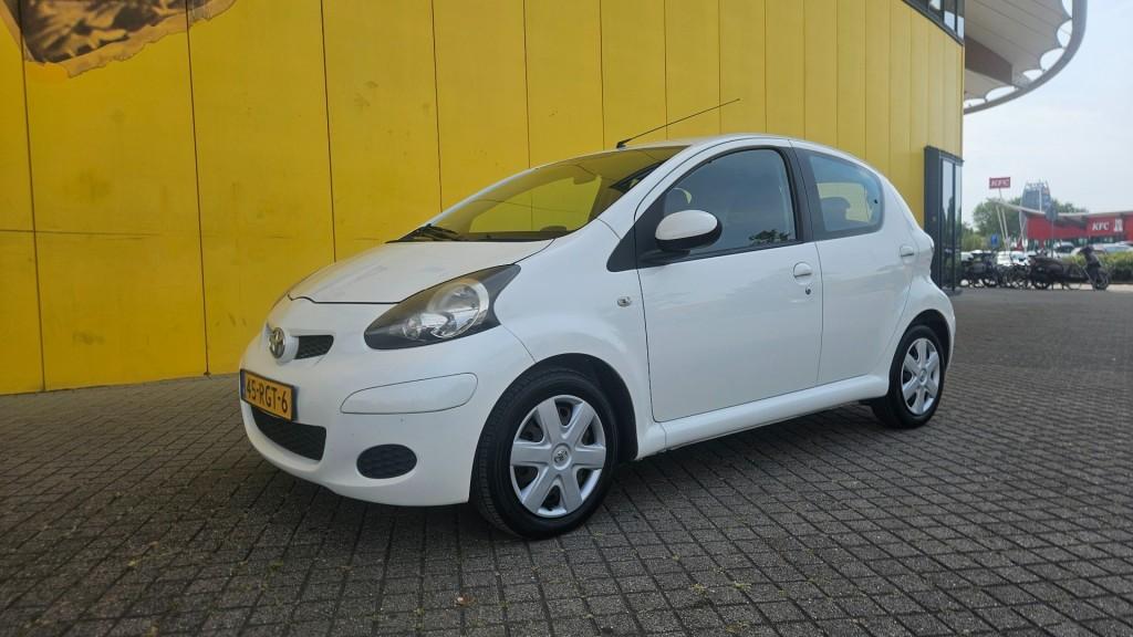 Toyota Aygo 1.0 comfort navigator / nl auto / nap