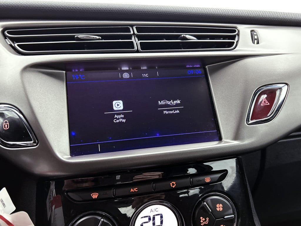 Ds Ds 3 puretech 82pk so chic | achteruitrijcamera | navigatie |